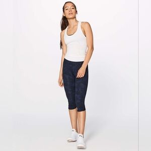 Lululemon Train Times Crop (17") Size 2 Camouflaged Midnight Navy Black / Black